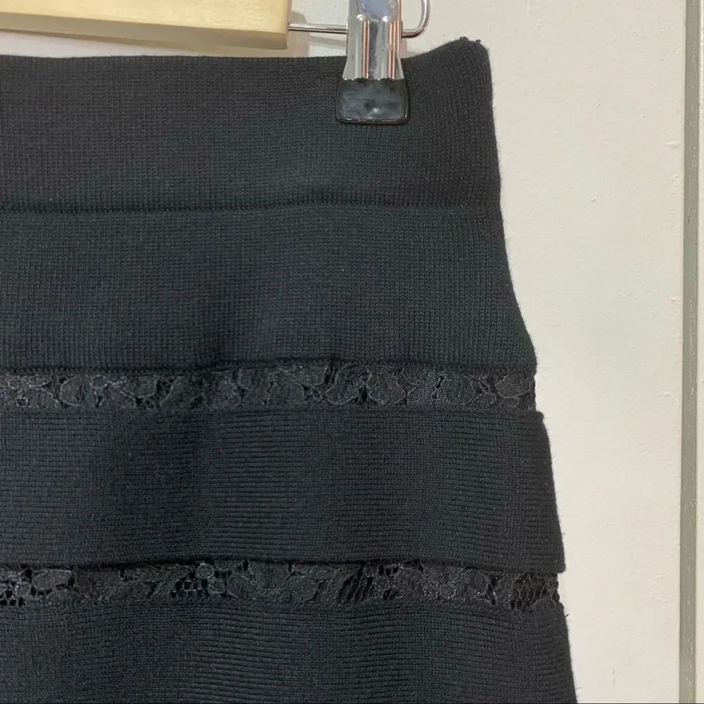 NN TAYLOR Women’s Black Lace Stripe Sweater Skirt Lined Size Small